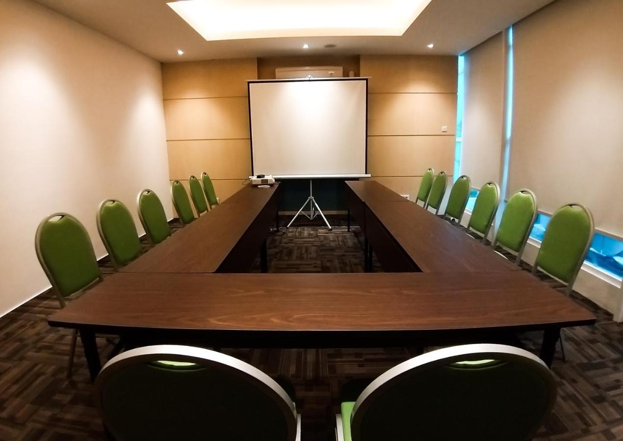 Bonorejo Zest Parang Raja Solo By Swiss-Belhotel International מראה חיצוני תמונה
